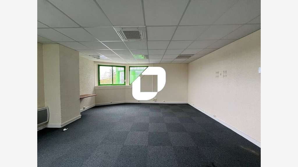 A louer Bureaux 59m² Combs la ville
