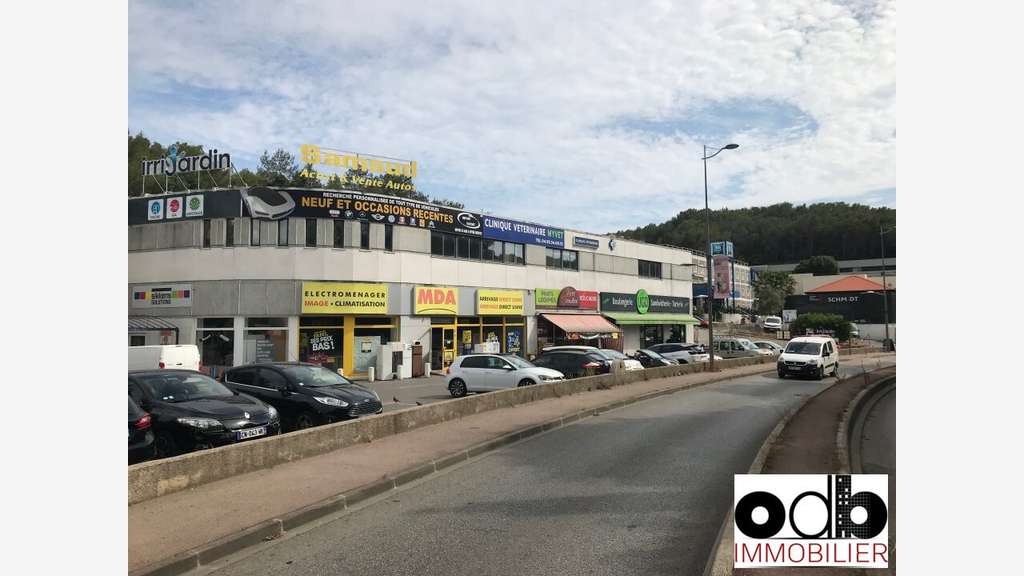Locaux 200m² à louer à Vallauris