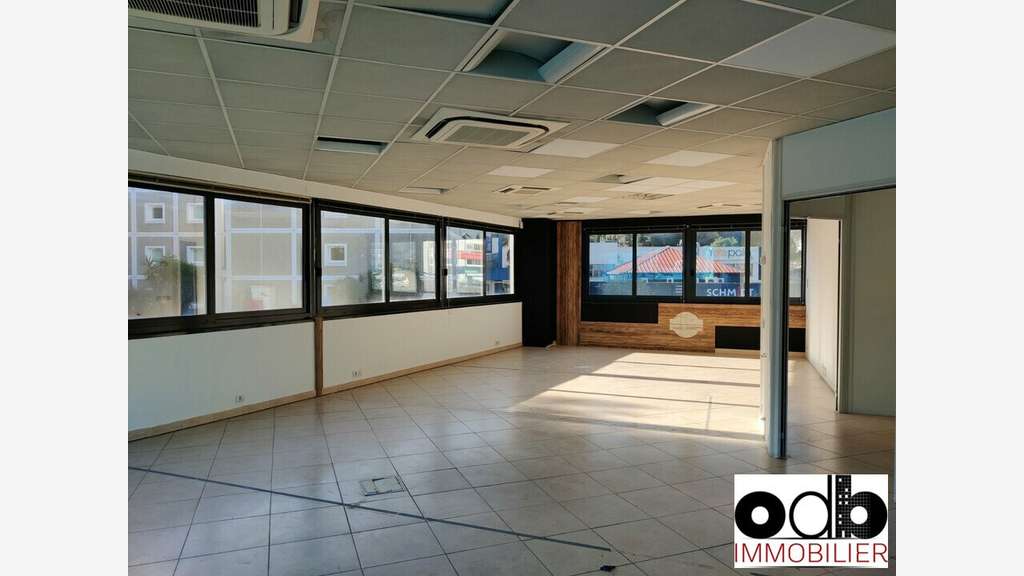 Locaux 200m² à louer à Vallauris
