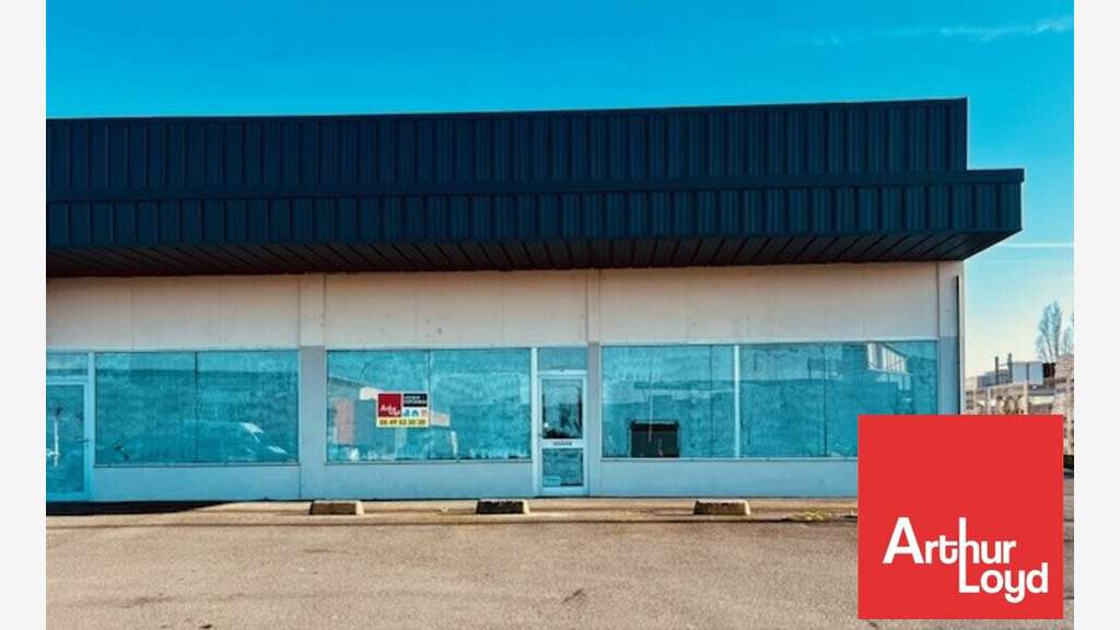 à louer bureaux commerciaux 107m² Leclerc Thouars