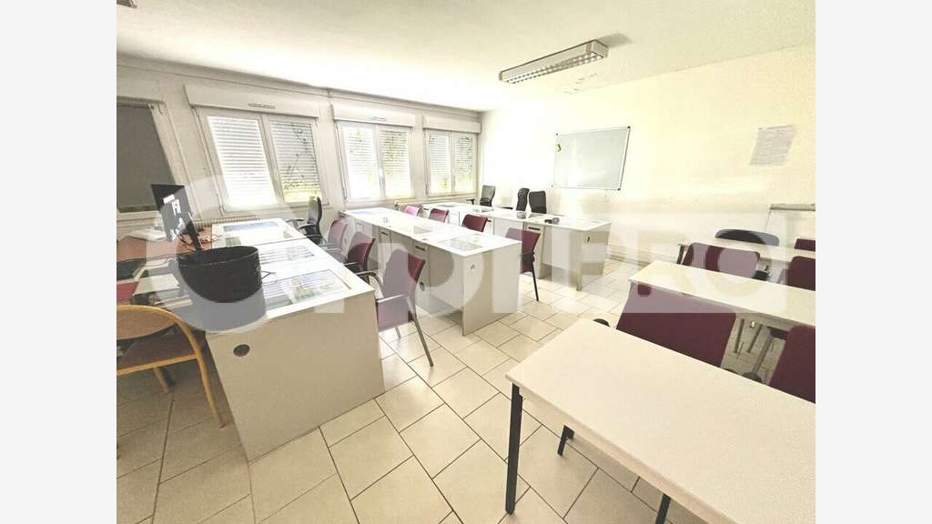 A louer bureaux 350m² sur deux niveaux à Compiègne