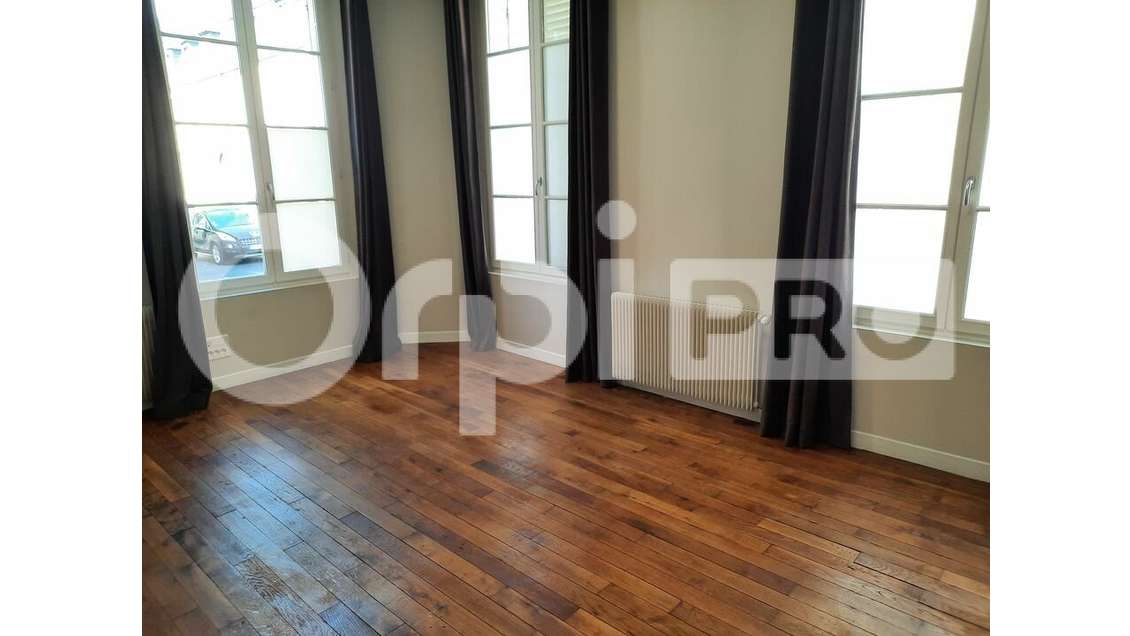 A louer bureau de 30m² en RDC à Compiègne