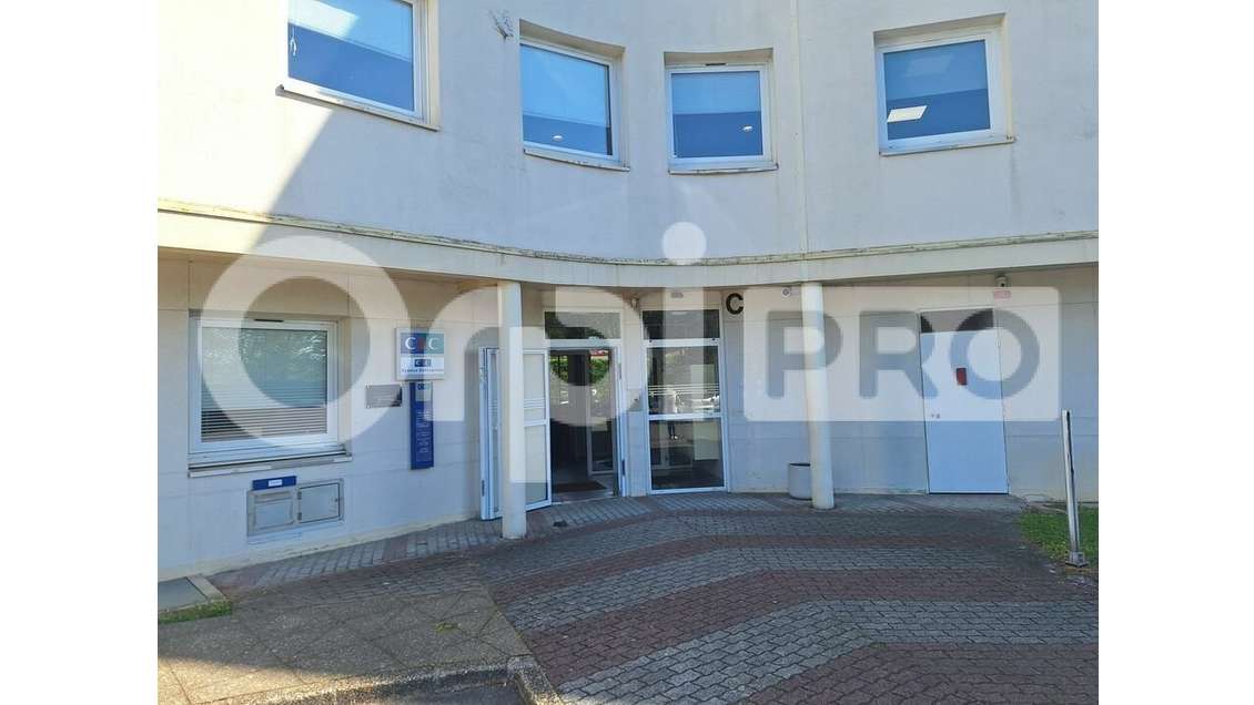 COMPIÈGNE - BUREAU à louer