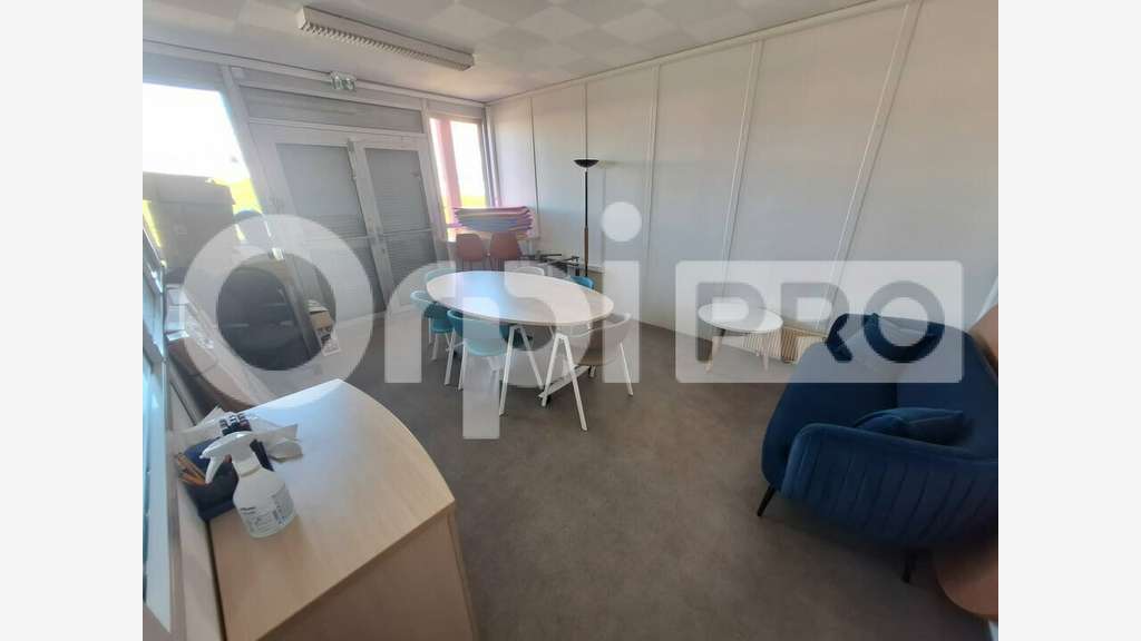 Bureau 275m² à louer à  Compiègne ZAC de Mercières
