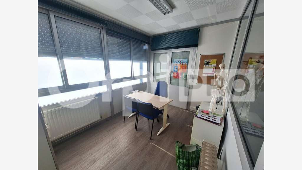 Bureau 275m² à louer à  Compiègne ZAC de Mercières