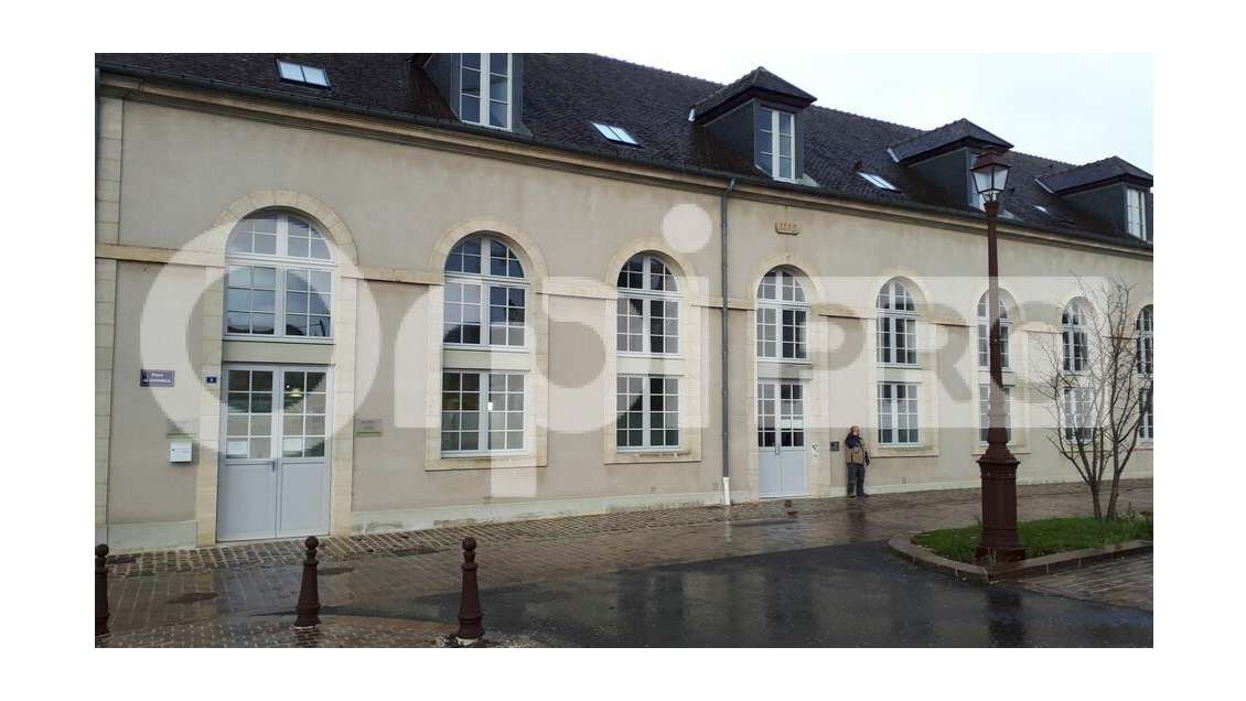 A LOUER LOCAL PROFESSIONNEL A COMPIEGNE de 18 M²