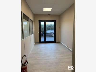A louer bureaux de 100m² + parkings à Compiègne