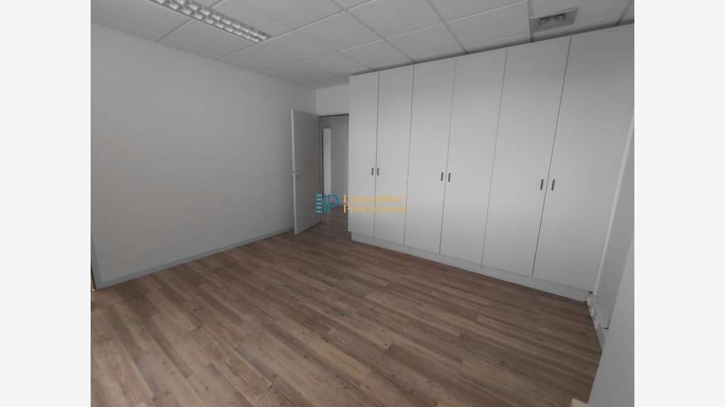 A louer bureaux de 348m² à Concarneau