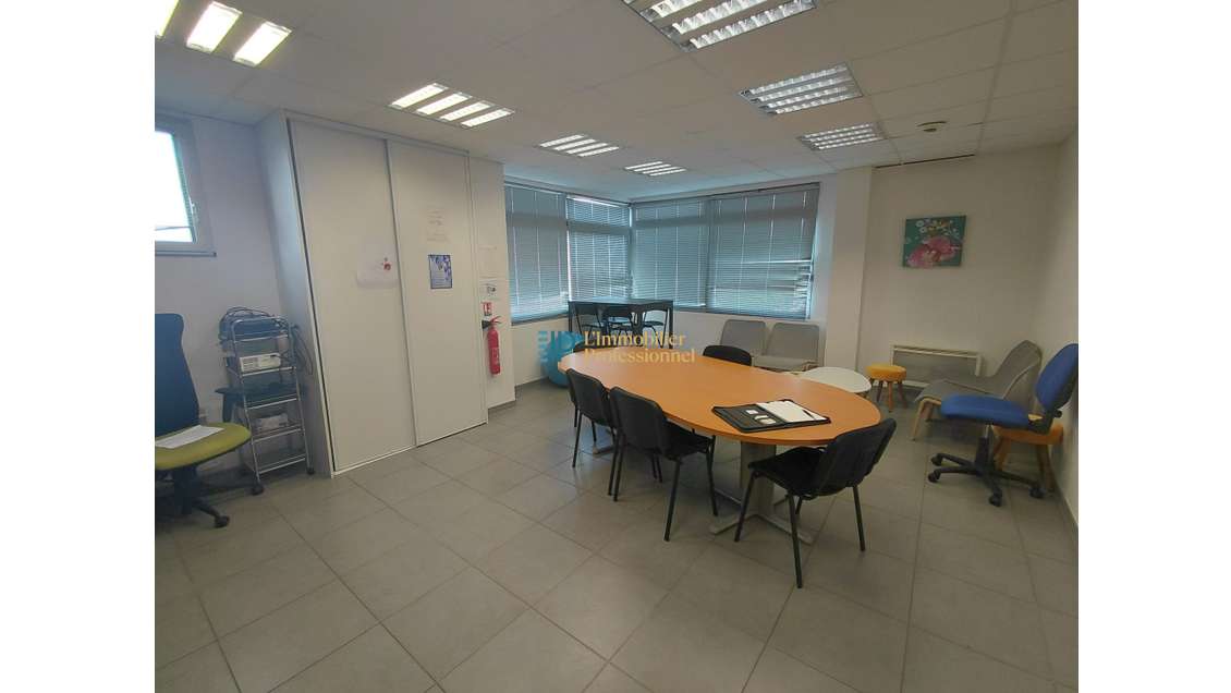 A louer bureaux 120m² à l'entrée de Concarneau