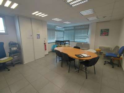 A louer bureaux 120m² à l'entrée de Concarneau