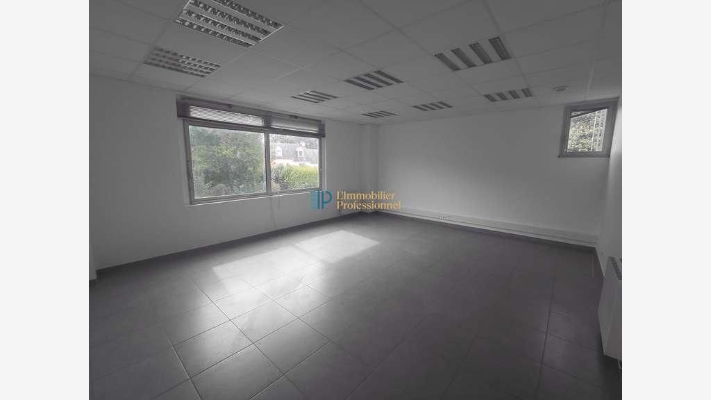 A louer bureaux 120m² à l'entrée de Concarneau