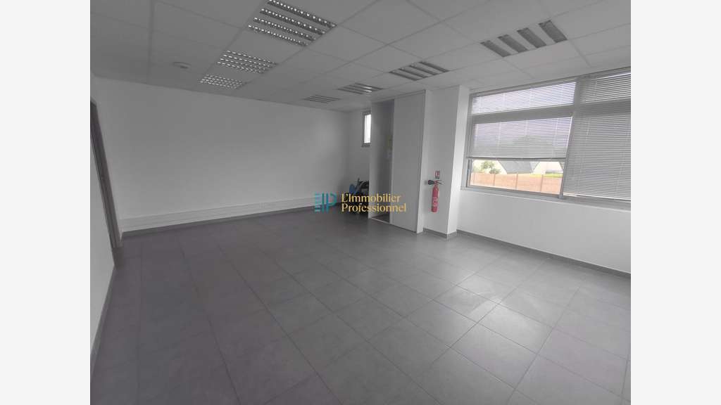 A louer bureaux 120m² à l'entrée de Concarneau