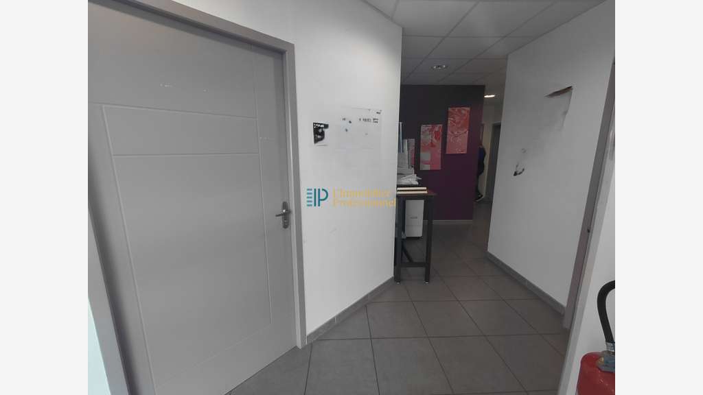 A louer bureaux 120m² à l'entrée de Concarneau