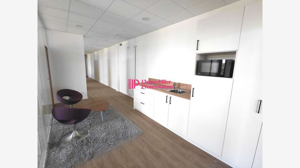 A louer bureau neuf 36m² R+2 à Concarneau