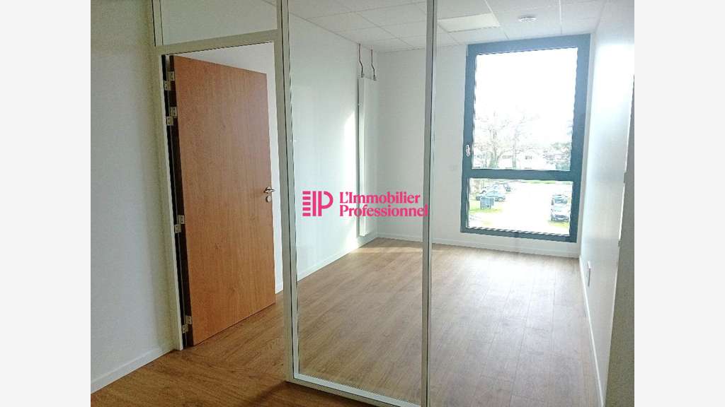 A louer bureau neuf 36m² R+2 à Concarneau