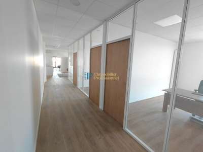 A louer bureau neuf 36m² R+2 à Concarneau