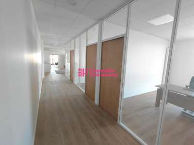 A louer bureau neuf 12m² R+2 à Concarneau
