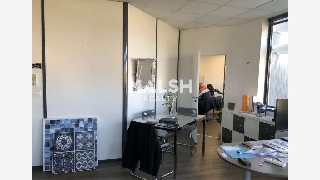 A louer bureaux 275m² à Corbas proche A46