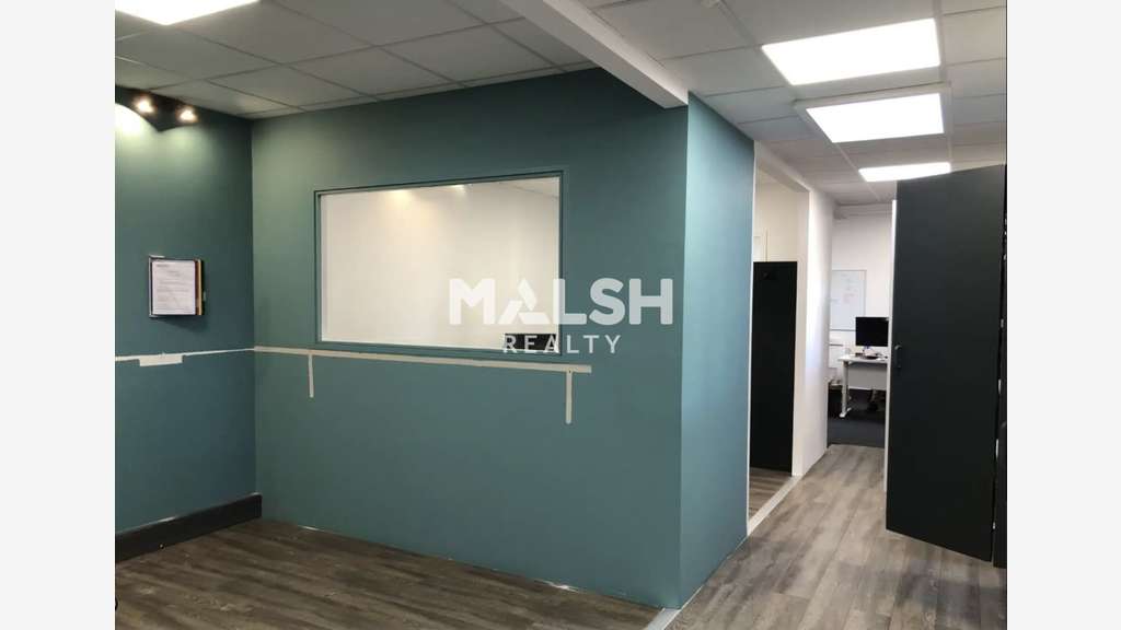 A louer bureaux 275m² à Corbas proche A46