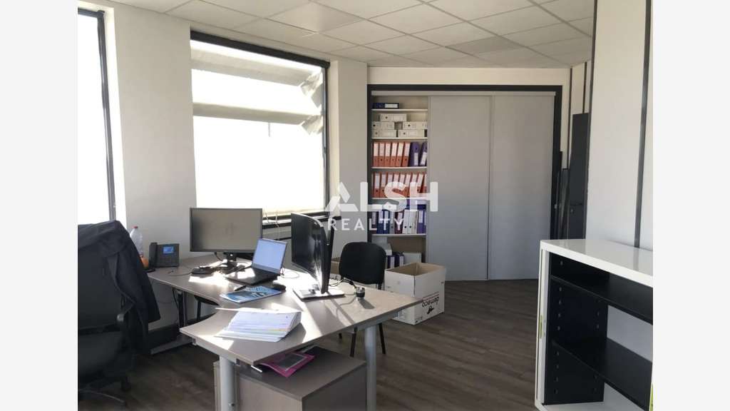 A louer bureaux 275m² à Corbas proche A46
