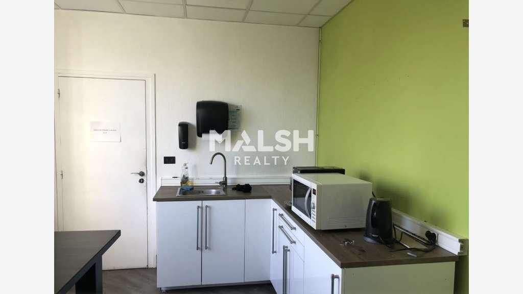 A louer bureaux 275m² à Corbas proche A46