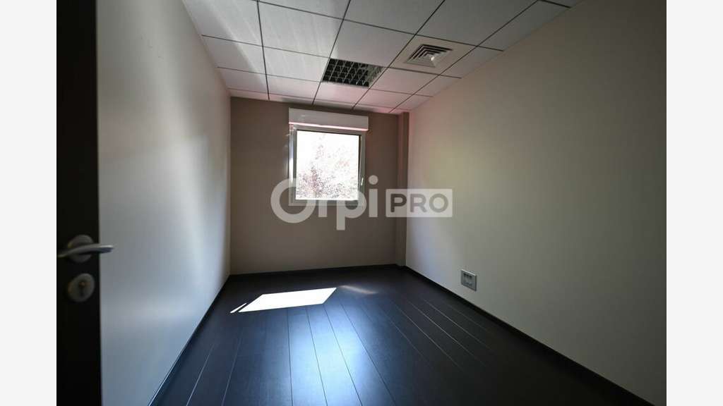Bureaux à louer 137m² à Corbas
