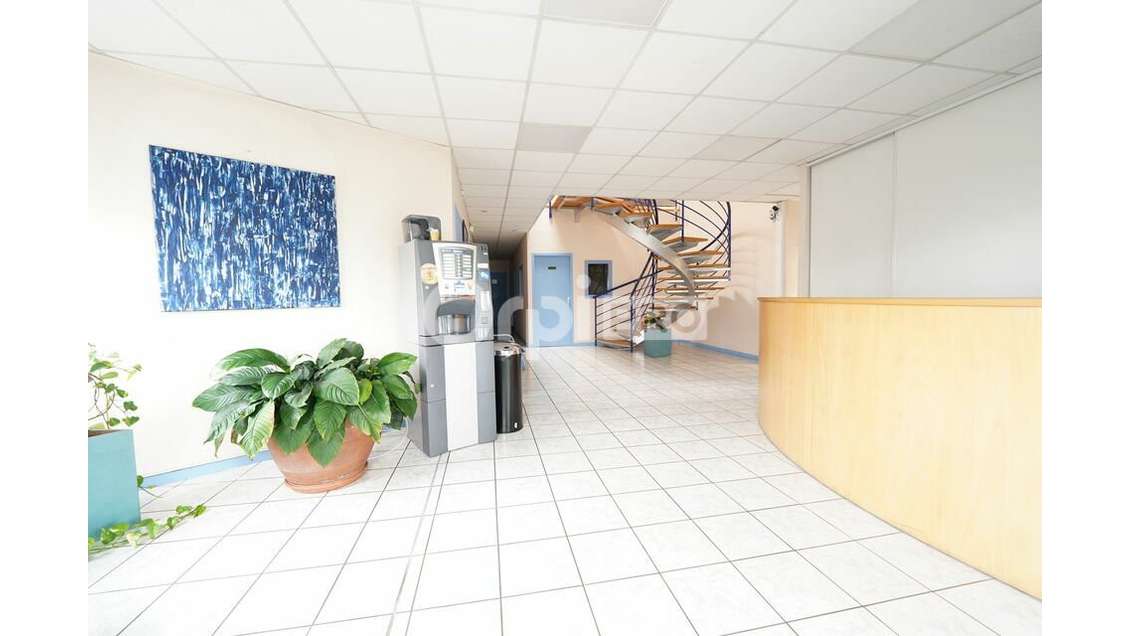 Bureaux à louer 156m² divisible à Corbas