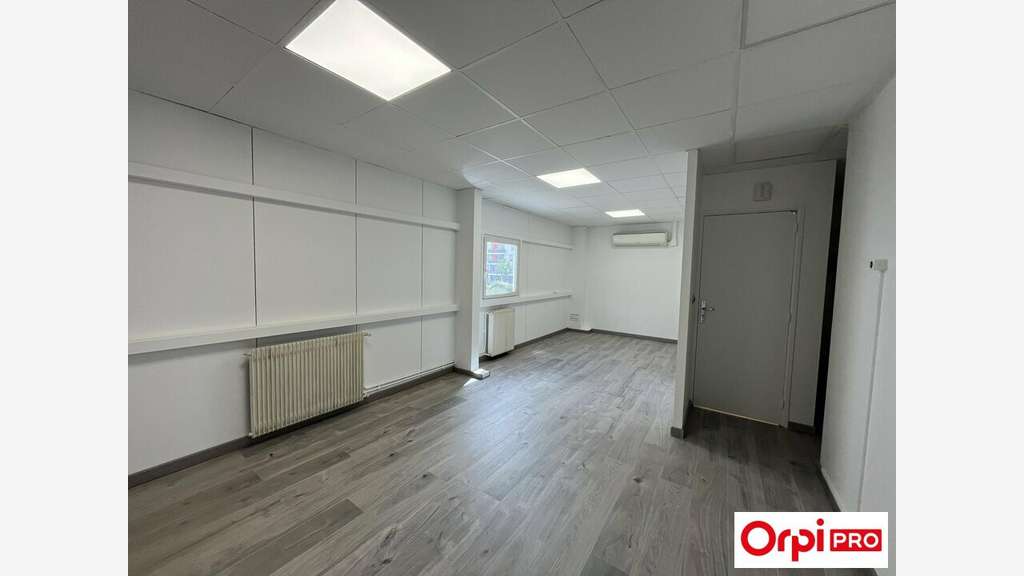 A louer bureaux rénovés de 70m² à Corbas (69960)