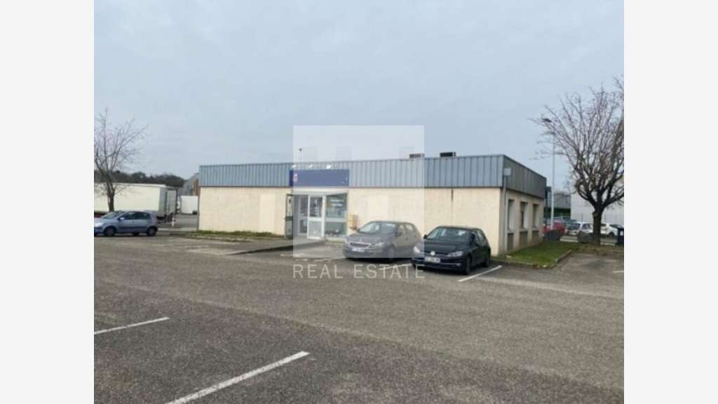 Bureaux de 186m² à louer en RDC à Corbas