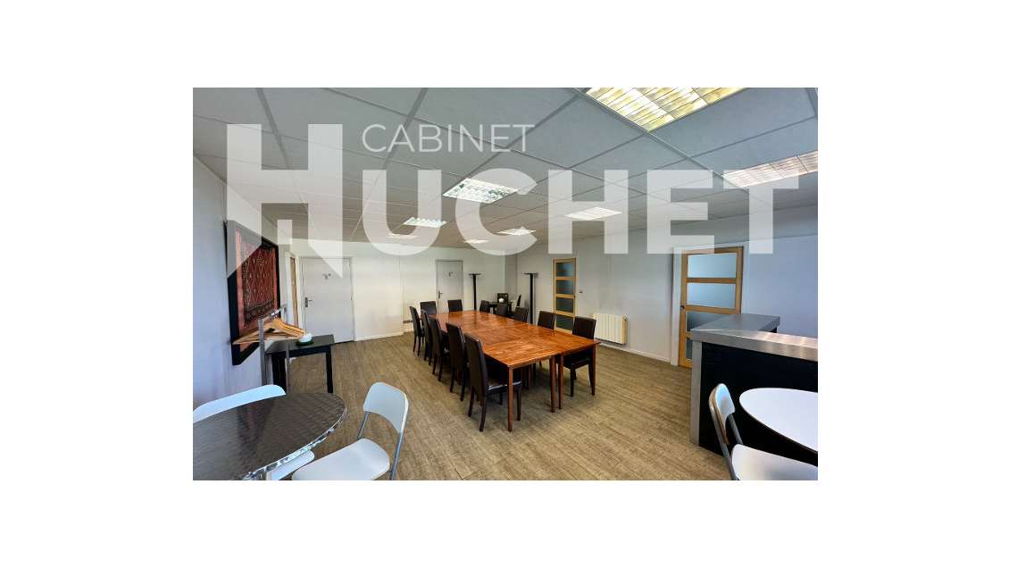 14. Caen sud - A Louer bureaux en R+1 de 440 m2, t