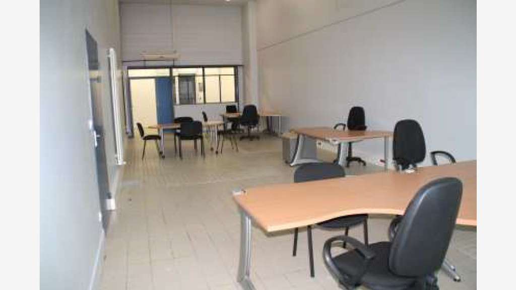 Location de bureaux d'une surface de 200 m² 