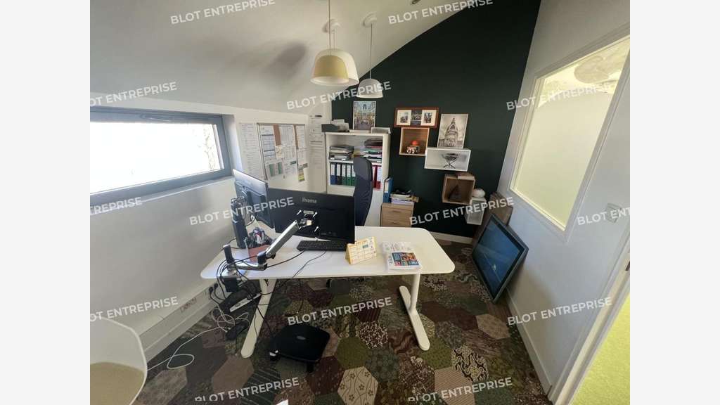 A louer beau bâtiment bureaux 511m² à Couëron