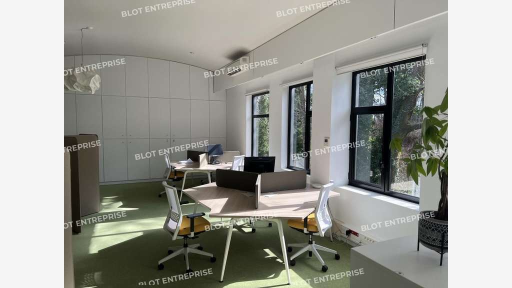 A louer beau bâtiment bureaux 511m² à Couëron