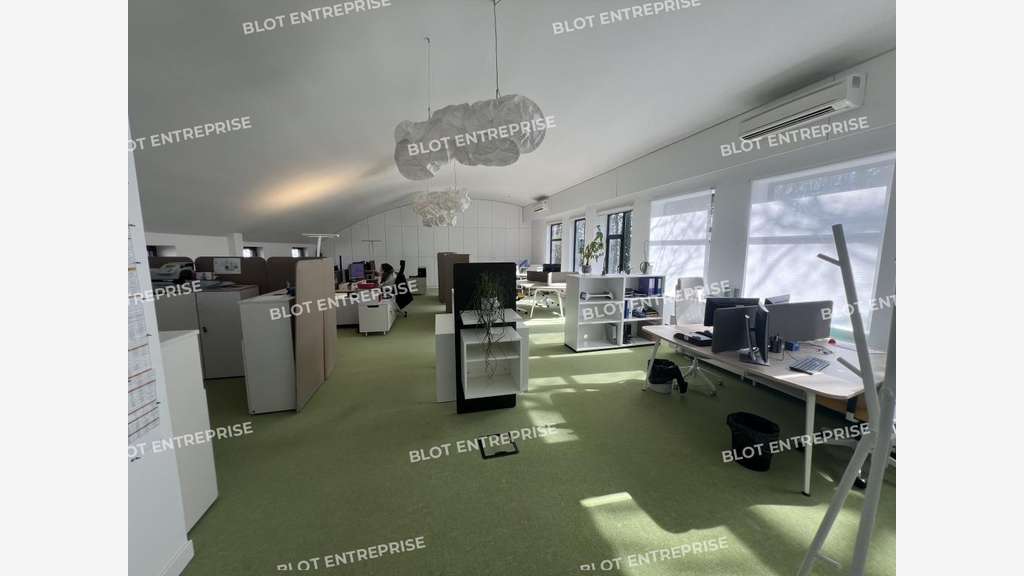 A louer beau bâtiment bureaux 511m² à Couëron