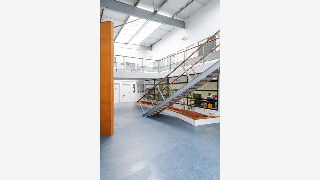 À louer bureaux de 20 à 100m² et ateliers Couëron