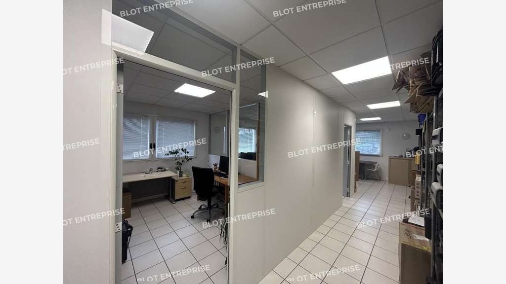 A louer bureaux 98m² à Couëron