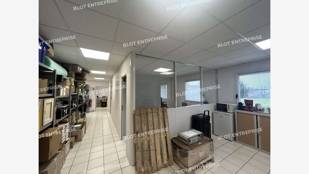 A louer bureaux 98m² à Couëron