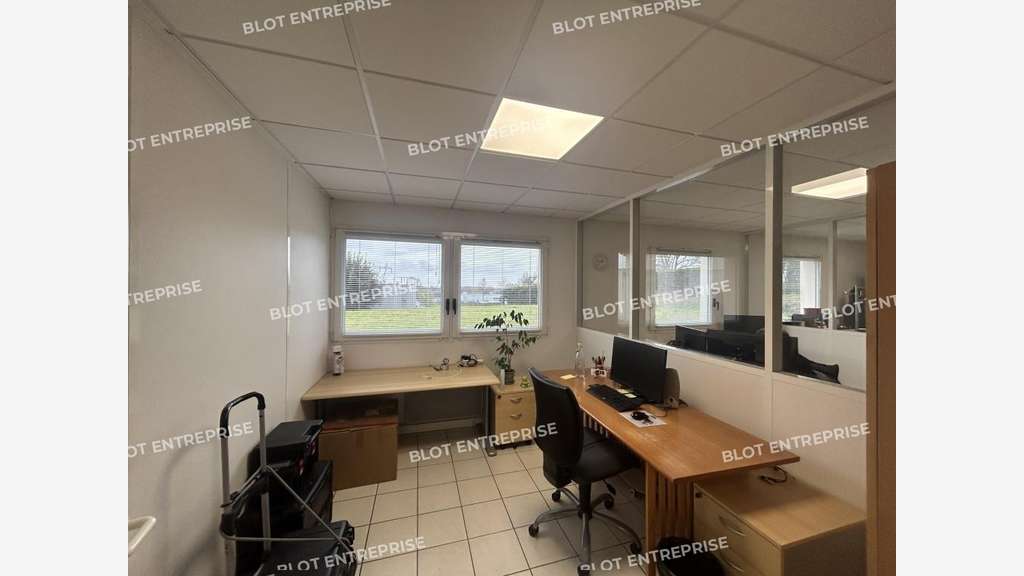 A louer bureaux 98m² à Couëron