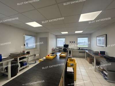A louer bureaux 98m² à Couëron