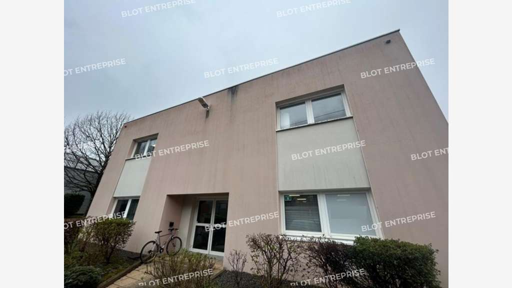 A louer bureaux 98m² à Couëron