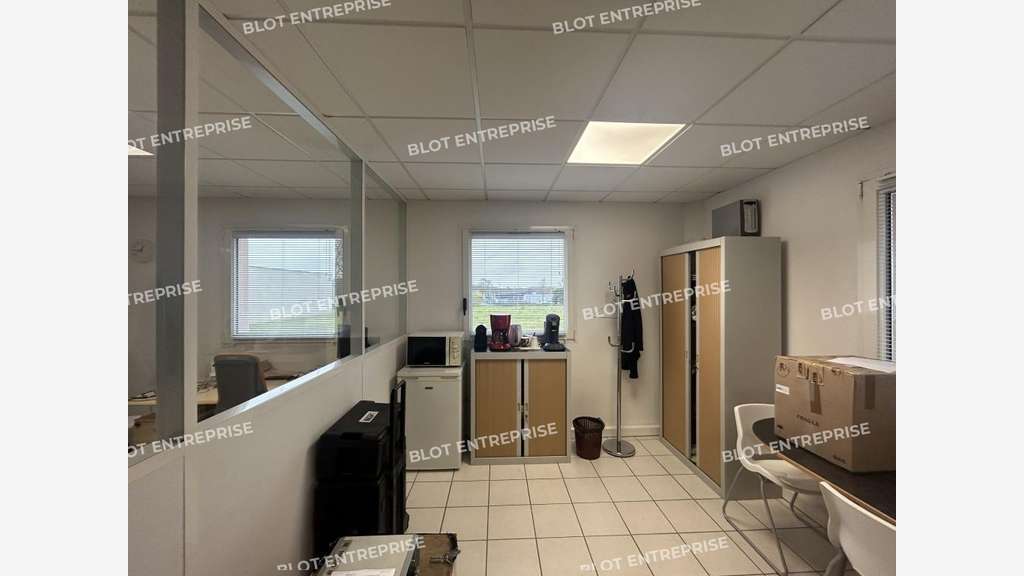 A louer bureaux 98m² à Couëron