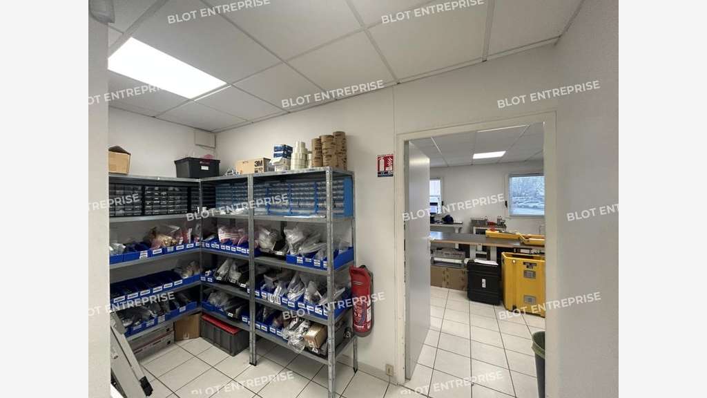 A louer bureaux 98m² à Couëron