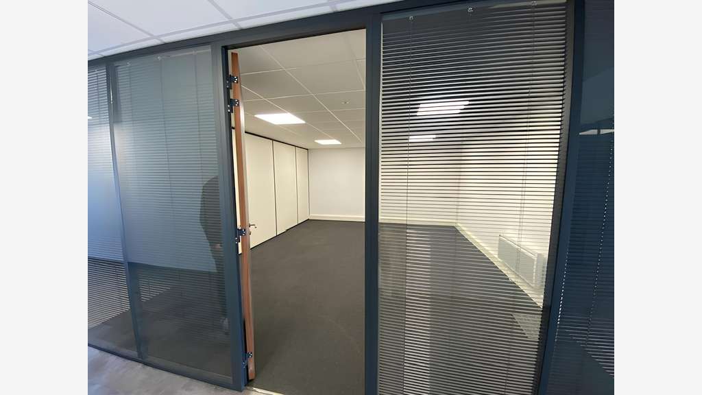 A louer bureaux 22m²-27m² dans Hauts de Couëron