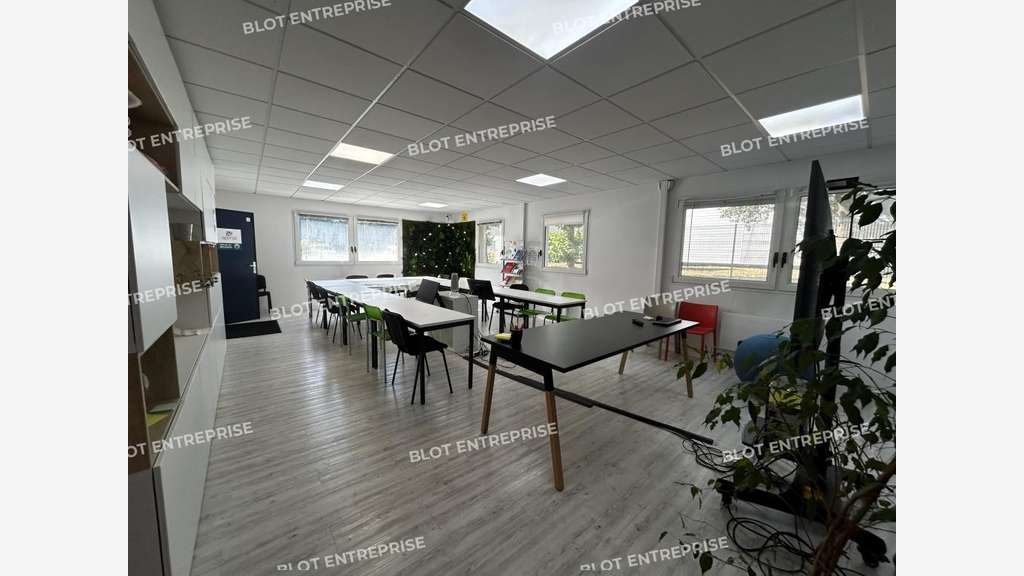 A louer bureaux 400m² zone d'activités de Couëron