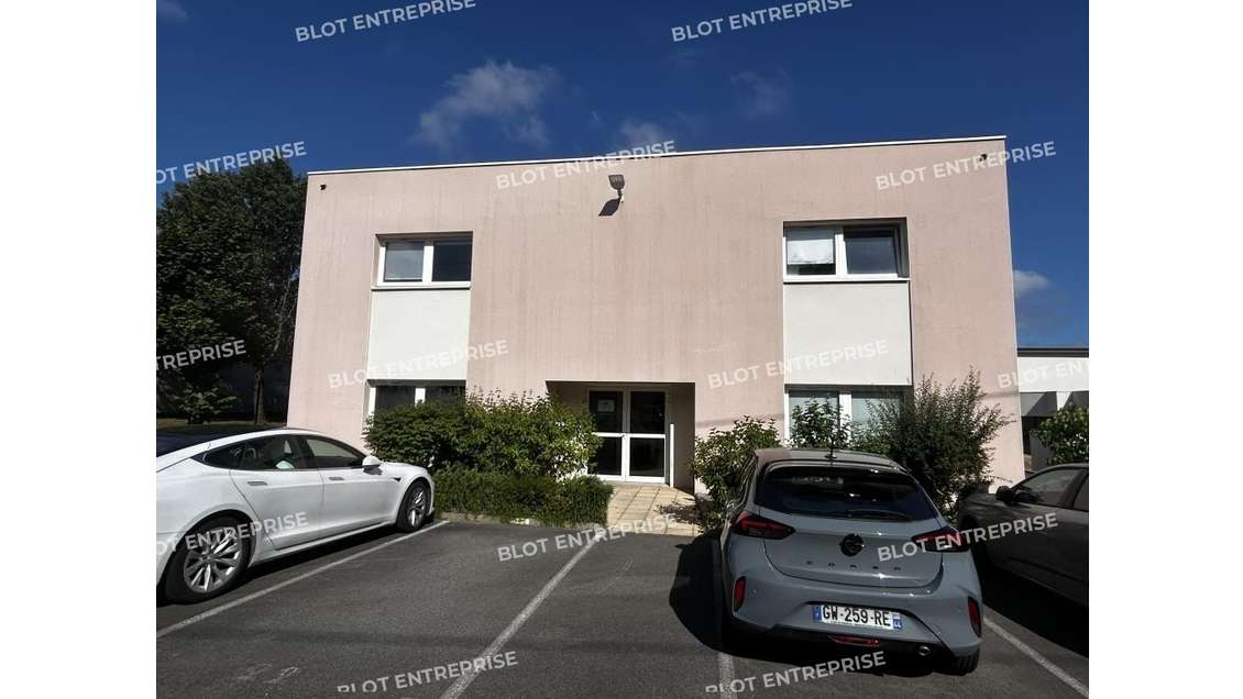 À LOUER - BUREAUX - 400 m² - COUËRON