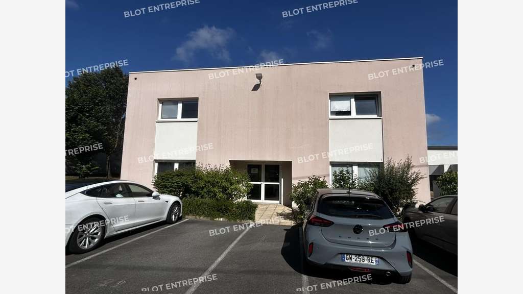 A louer bureaux 400m² zone d'activités de Couëron