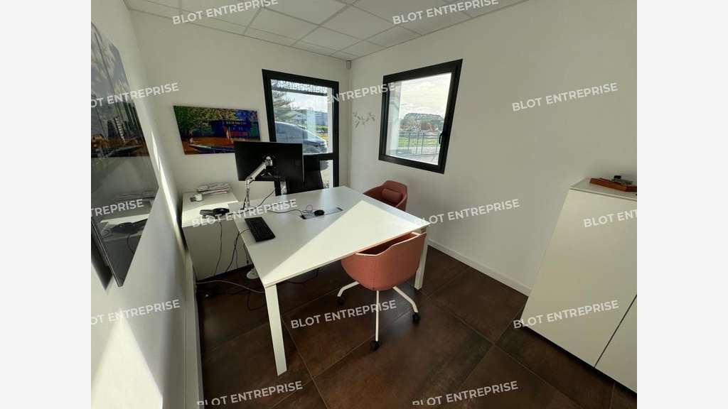 À LOUER - BUREAUX - 320 M² - COUËRON