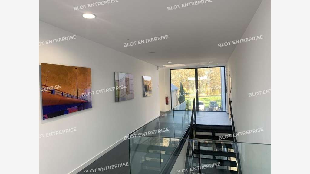 À LOUER - BUREAUX - 320 M² - COUËRON