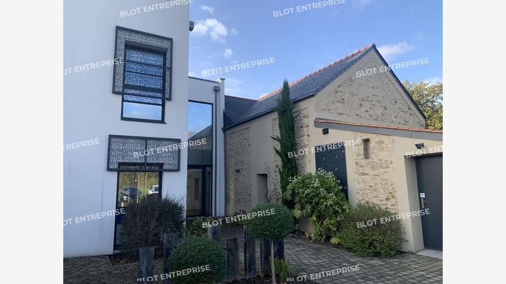 À LOUER - BUREAUX - 320 M² - COUËRON
