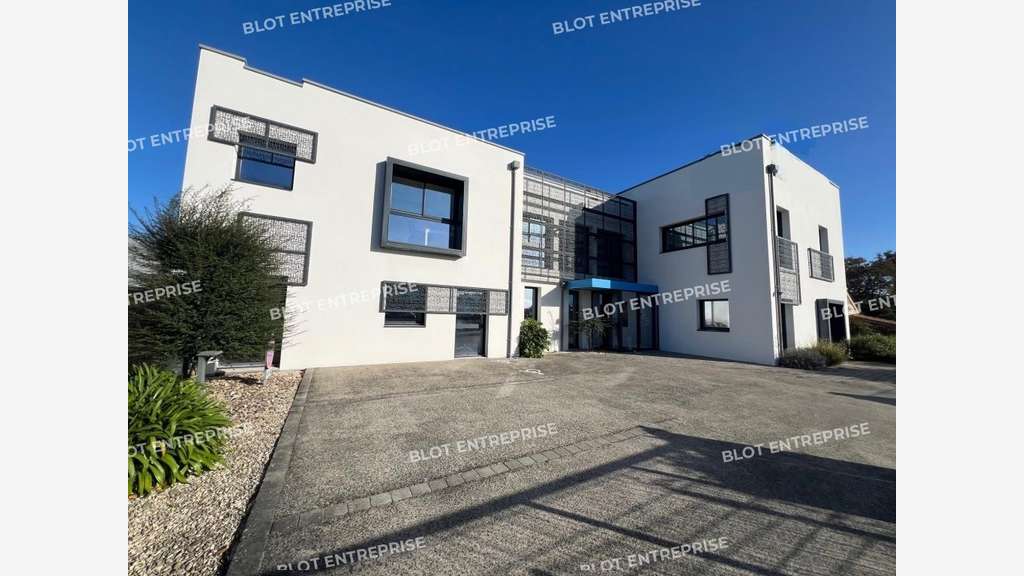 À LOUER - BUREAUX - 320 M² - COUËRON